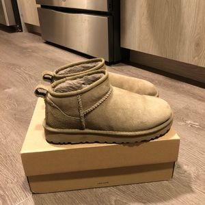 Uggs classic ultra mini in antelope size 6